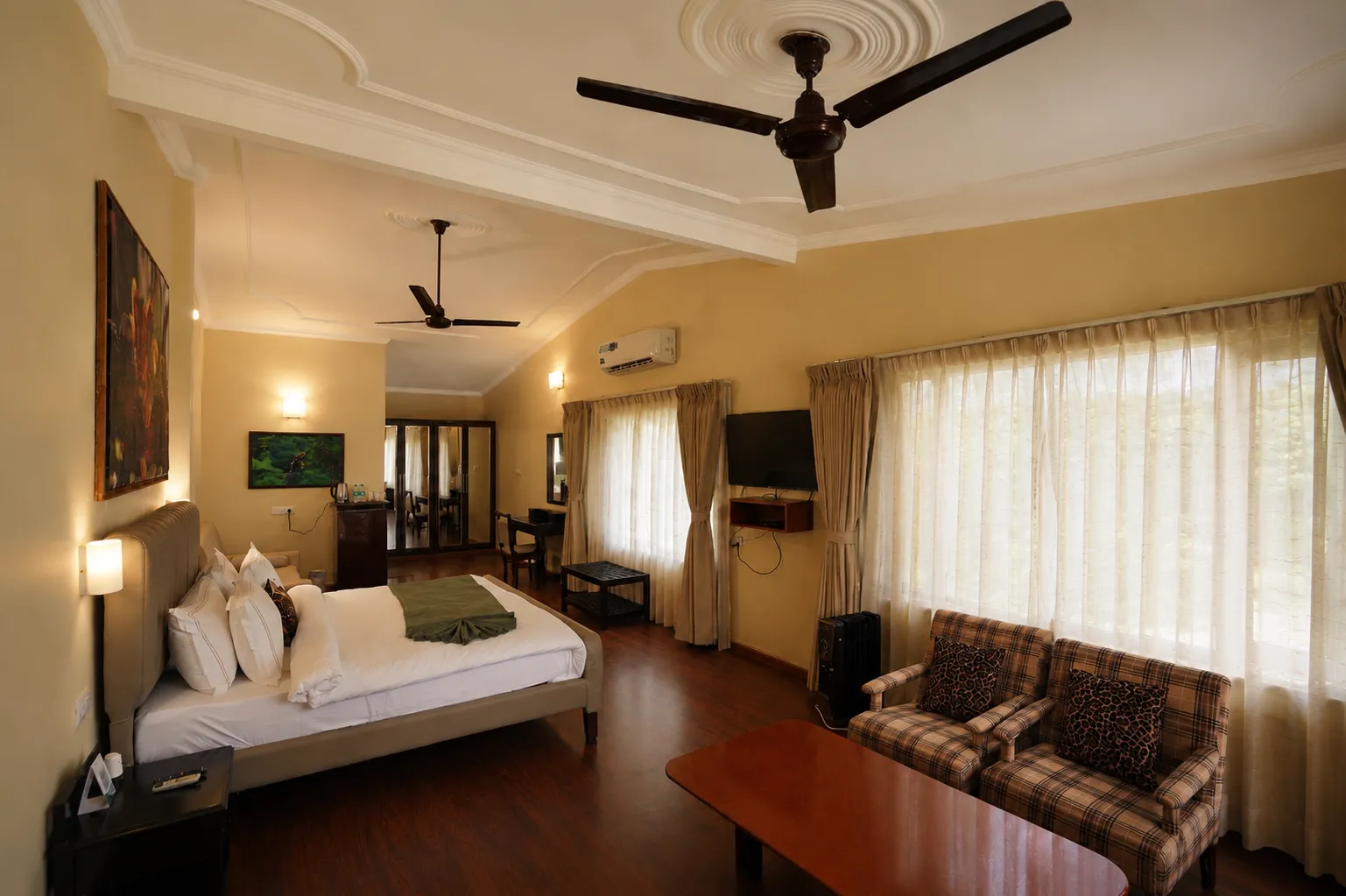 Tiger_s Den Suite (11).webp - Bel-La Monde Riverside Jim Corbett
